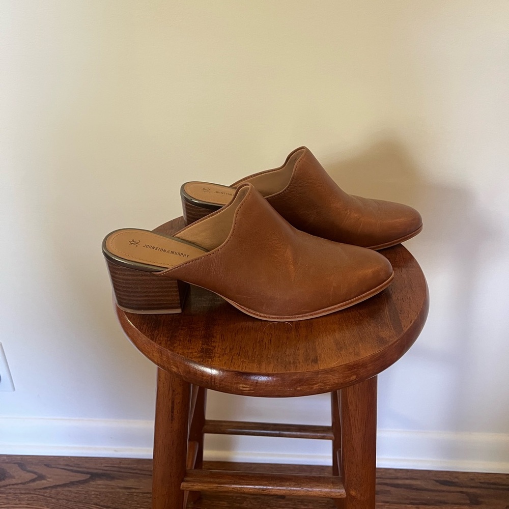 Johnston & Murphy Tan Leather Mule Heels